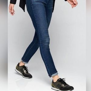 Athlete sculptek, midnight blue, 6 tall